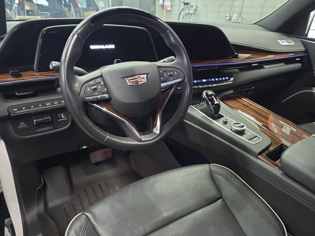 Used 2023 Cadillac Escalade Premium Luxury w/ Performance Package image 16