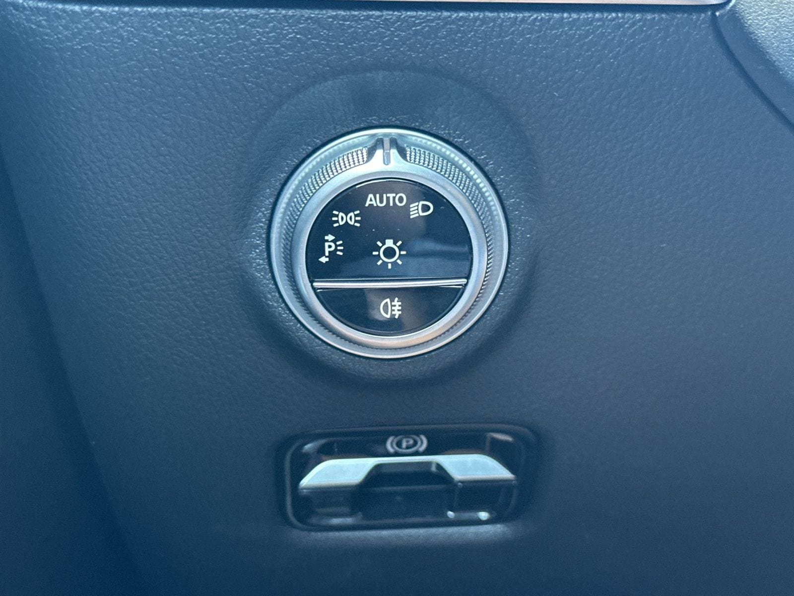 Certified 2025 Mercedes-Benz C 300 Sedan image 31