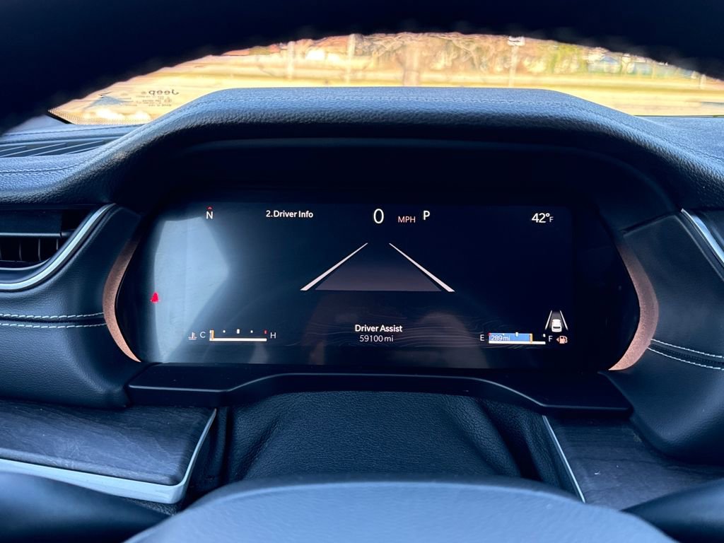 Used 2024 Jeep Grand Cherokee Limited w/ Black Appearance Package image 19