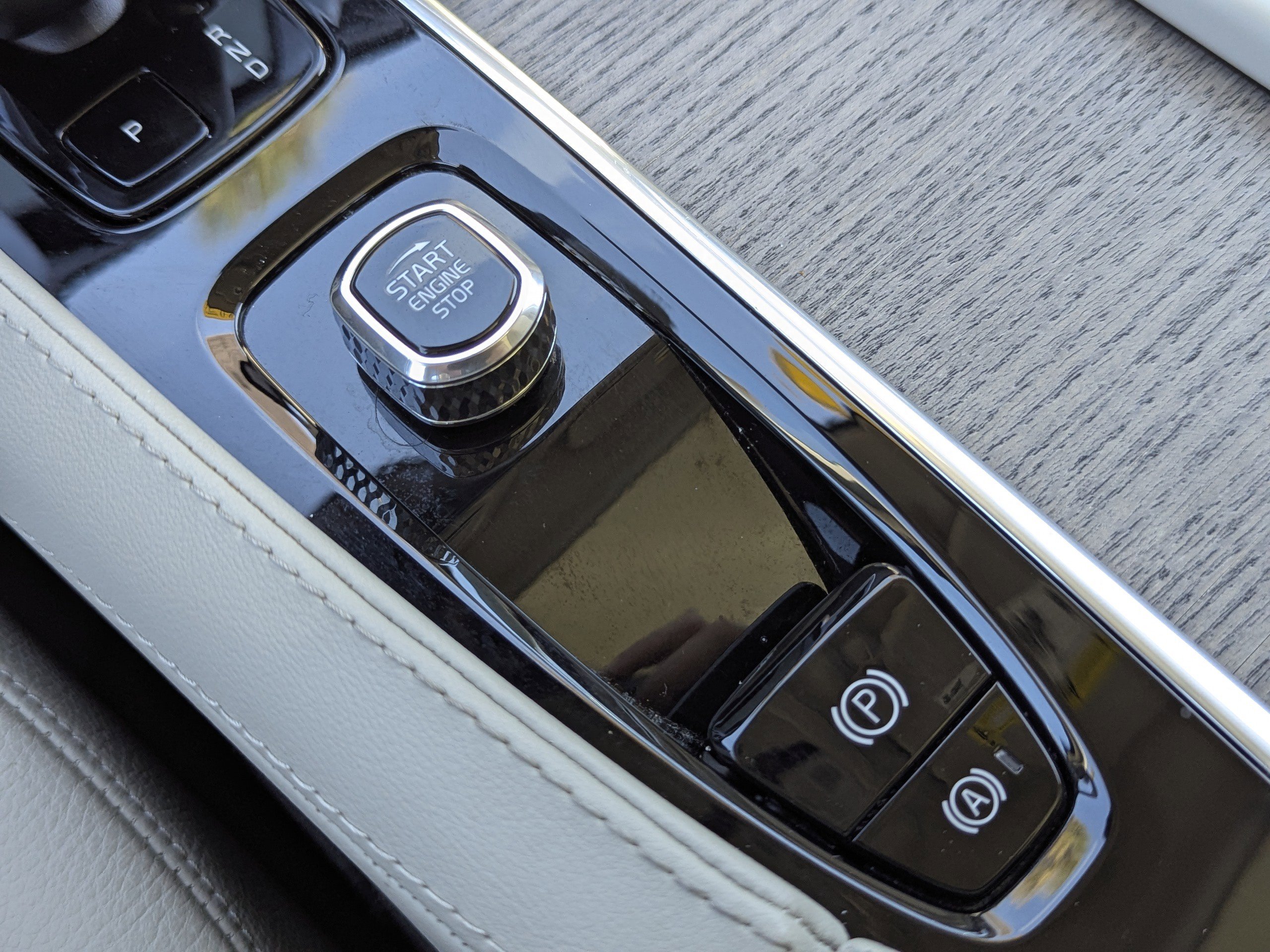 Used 2023 Volvo XC90 T8 Plus w/ Protection Package Premier image 31