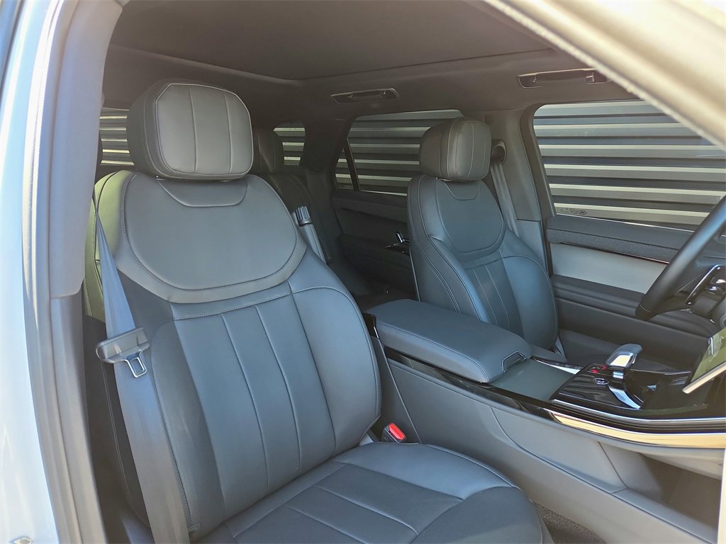 Used 2025 Land Rover Range Rover Sport Dynamic SE image 19