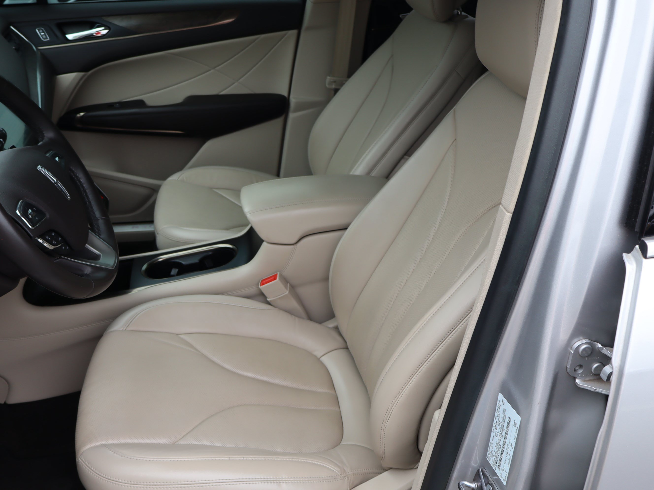 Used 2018 Lincoln MKC Reserve FWD image 16