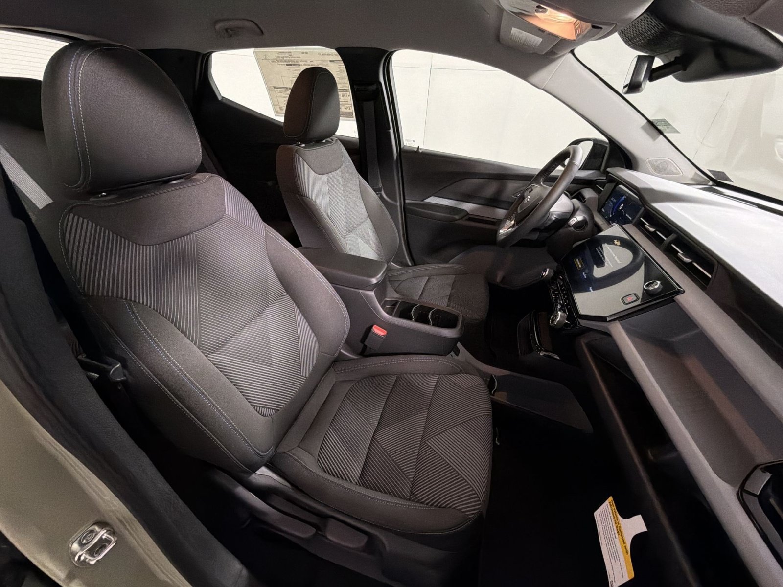 New 2027 Chevrolet Bolt LT w/ Comfort Package FWD image 26