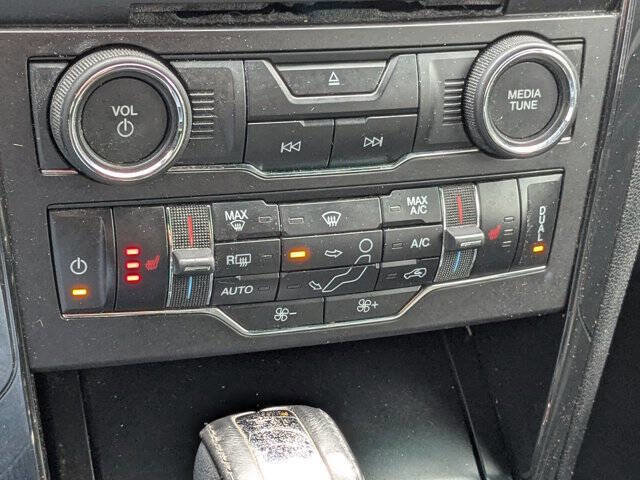 Used 2016 Ford Explorer XLT w/ Equipment Group 202A image 25