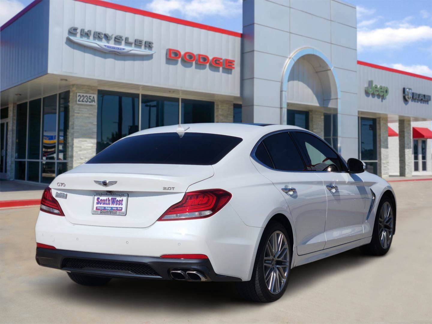 Used 2020 Genesis G70 2.0T w/ Elite Package RWD image 5
