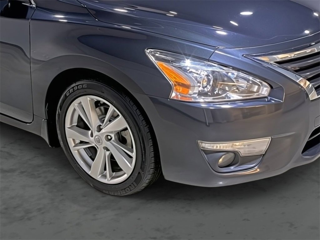 Used 2015 Nissan Altima 2.5 SV w/ Convenience Package image 14