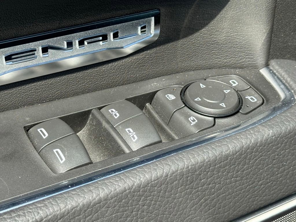 Used 2025 GMC Sierra 1500 Denali AWD/4WD image 22