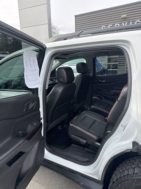 Used 2023 GMC Acadia AT4 w/ Technology Package image 21