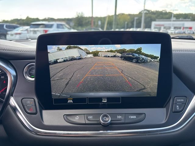 Used 2025 Chevrolet Blazer LT AWD/4WD image 2