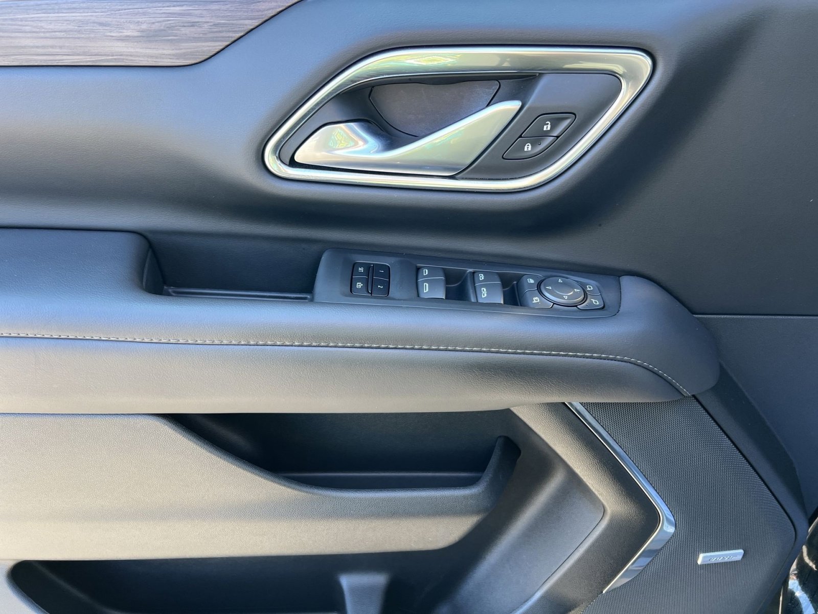 Used 2022 Chevrolet Tahoe LT w/ Luxury Package image 15