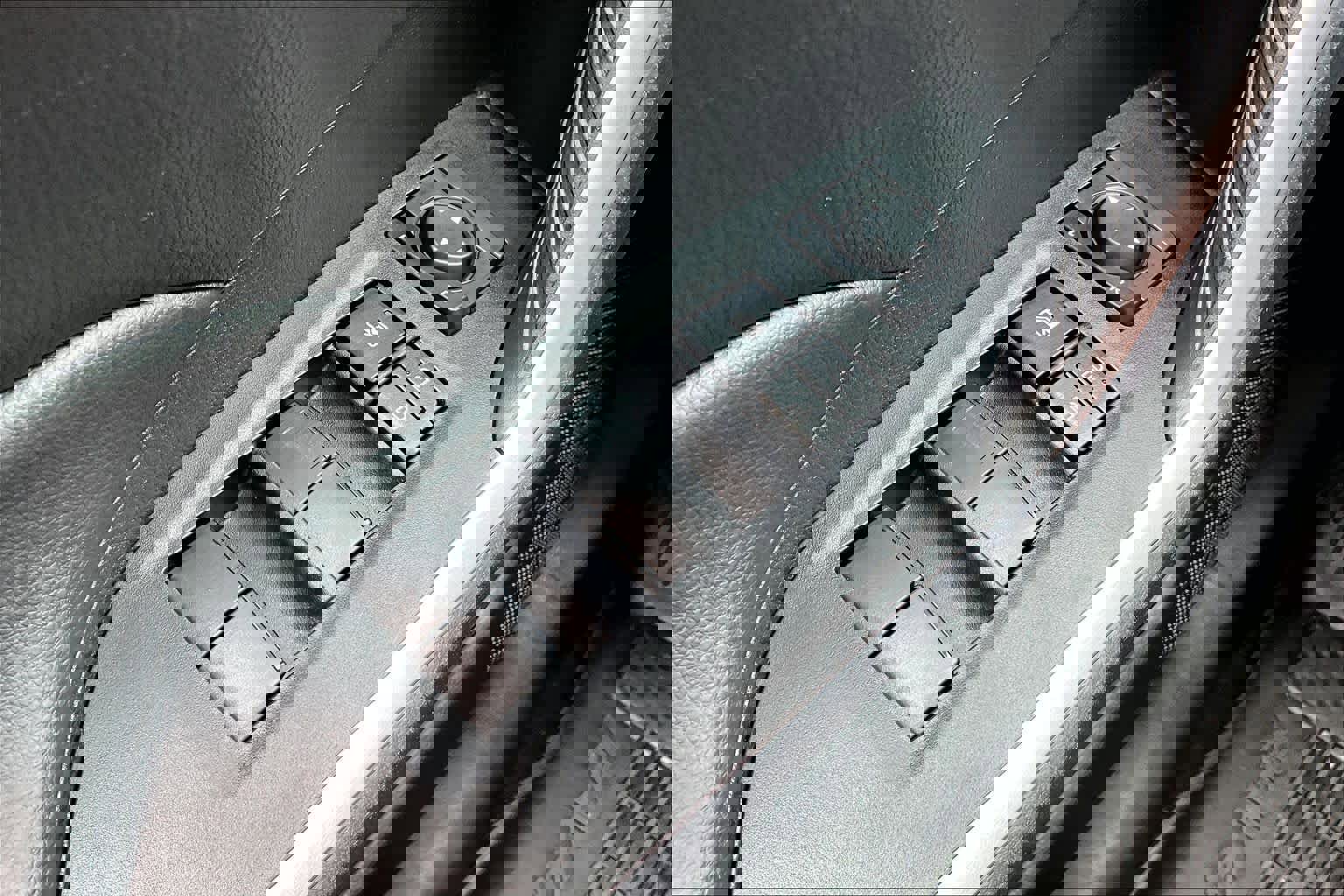 Certified 2024 Toyota RAV4 LE AWD/4WD image 33