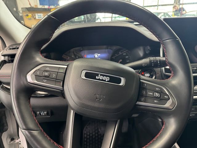 Used 2022 Jeep Compass Trailhawk w/ Trailhawk Convenience Group AWD/4WD image 23
