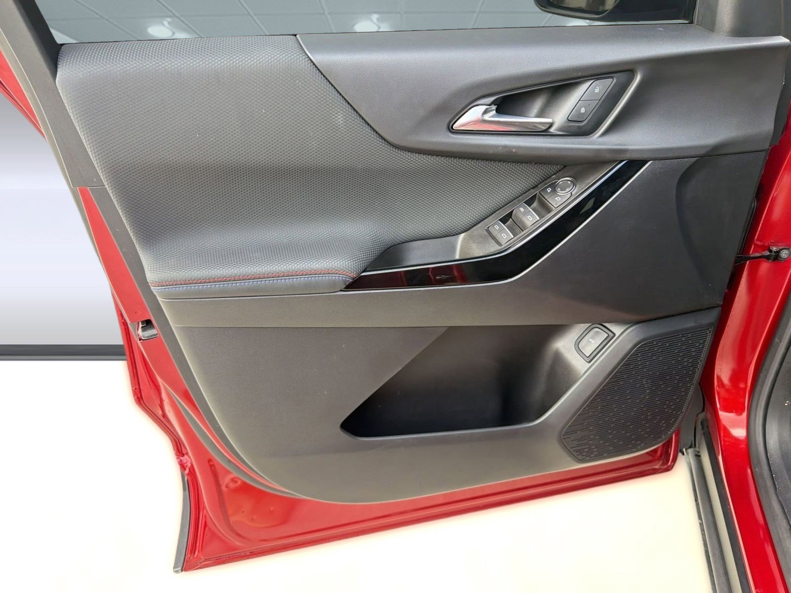 Used 2025 Chevrolet Equinox RS w/ Safety and Technology Package image 13