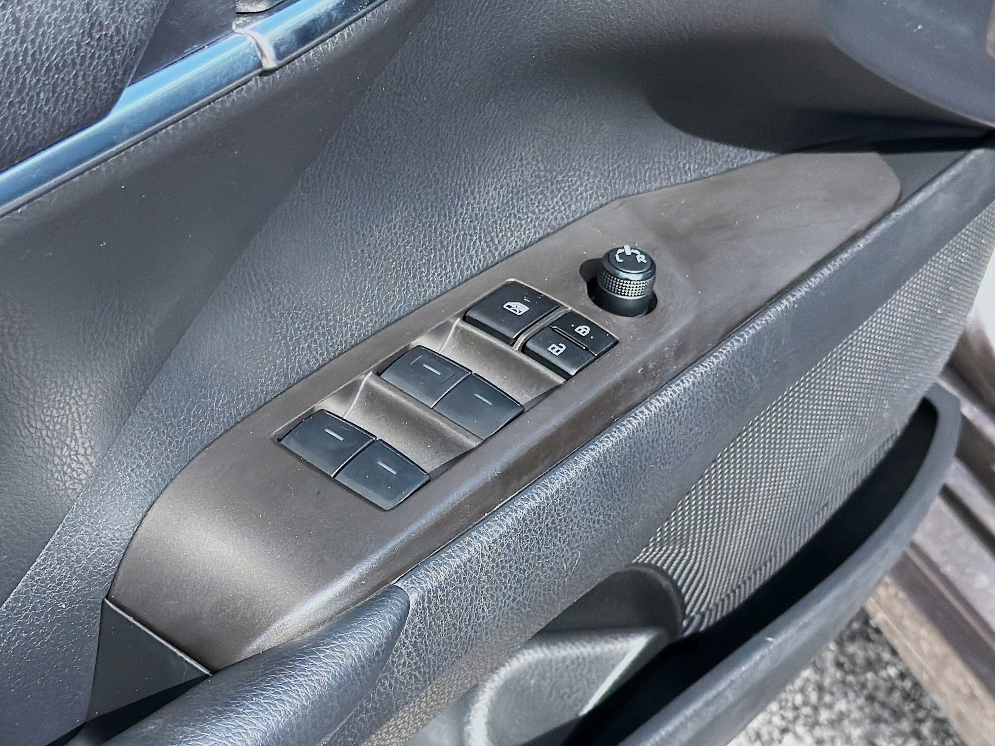 Used 2024 Toyota Camry SE w/ Cold Weather Package image 21