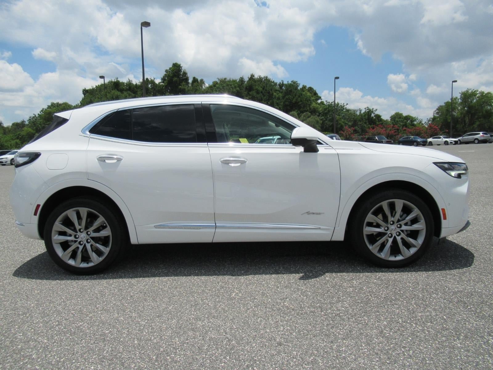 Used 2022 Buick Envision Avenir w/ Technology Package II FWD image 2
