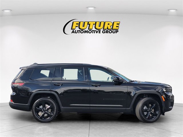 New 2025 Jeep Grand Cherokee L Laredo image 2