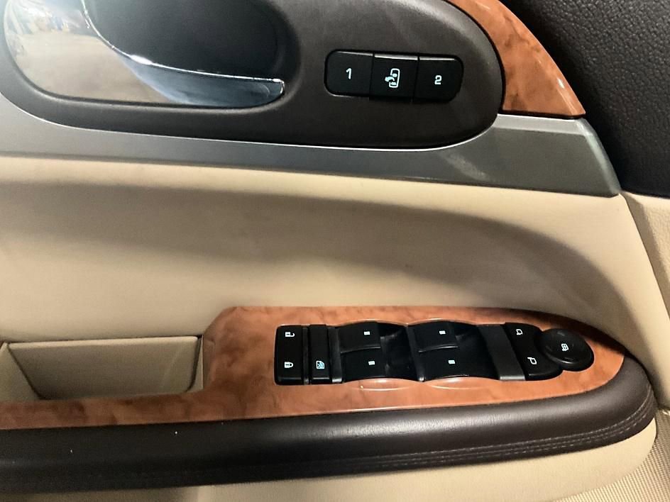 Used 2012 Buick Enclave Leather FWD image 28