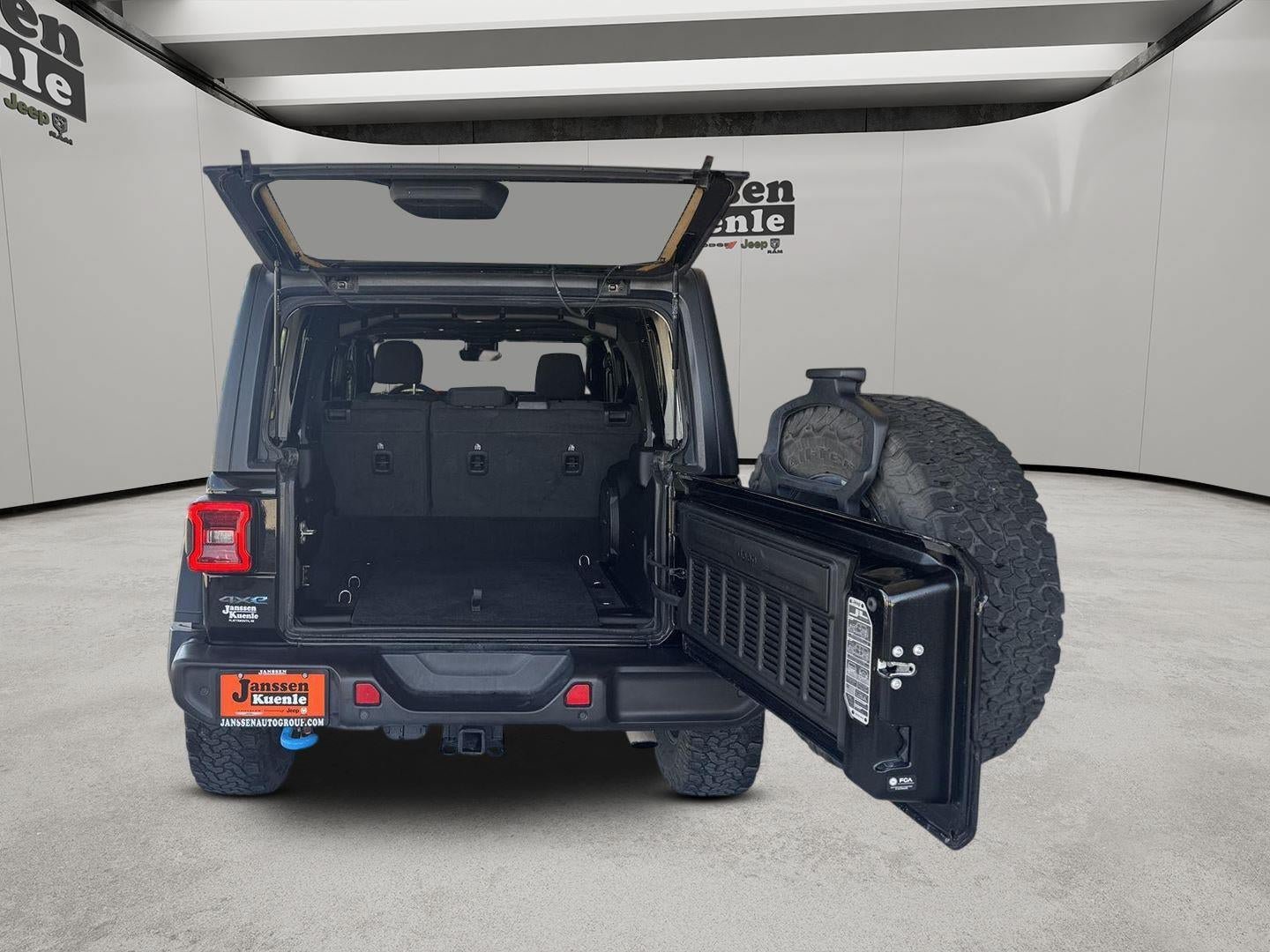 Used 2024 Jeep Wrangler Unlimited Rubicon 4xe w/ Technology Group AWD/4WD image 20