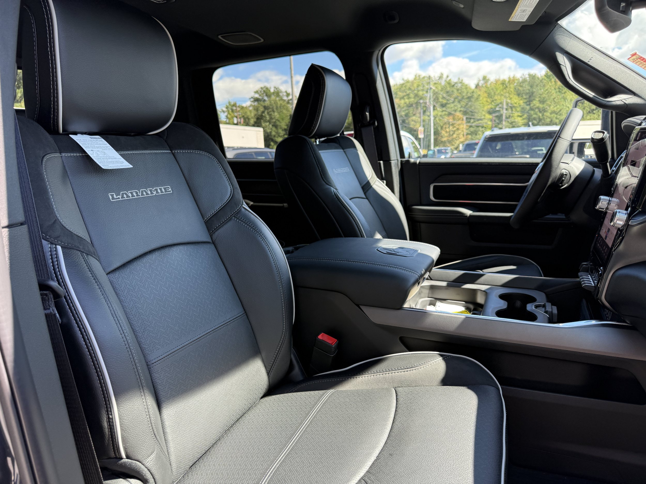 New 2026 RAM 3500 Laramie w/ Sport Appearance Package AWD/4WD image 11