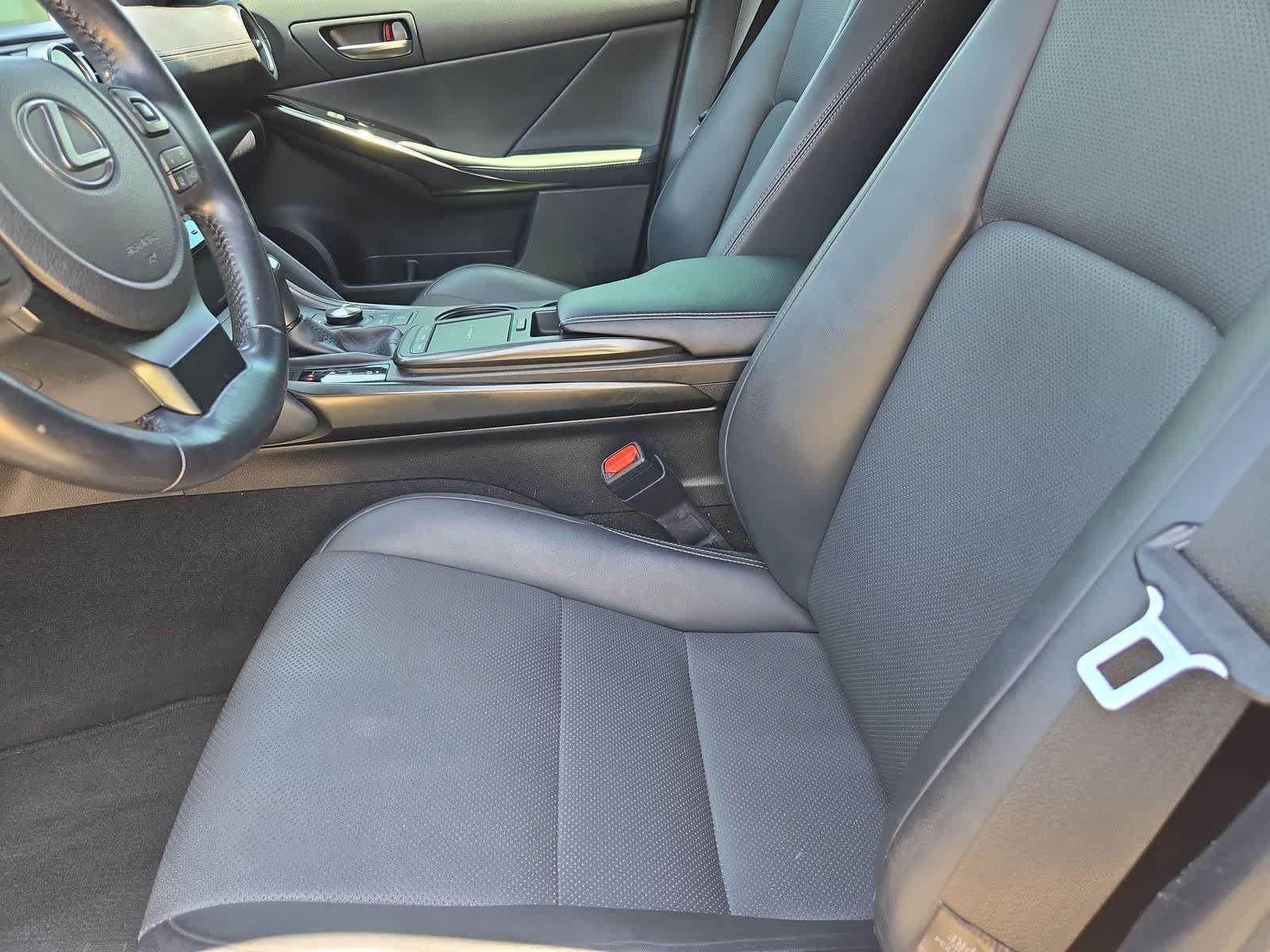 Used 2021 Lexus IS 300 w/ Comfort Package RWD image 14