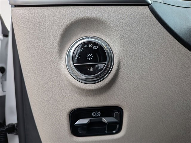 Used 2023 Mercedes-Benz C 300 4MATIC Sedan image 20