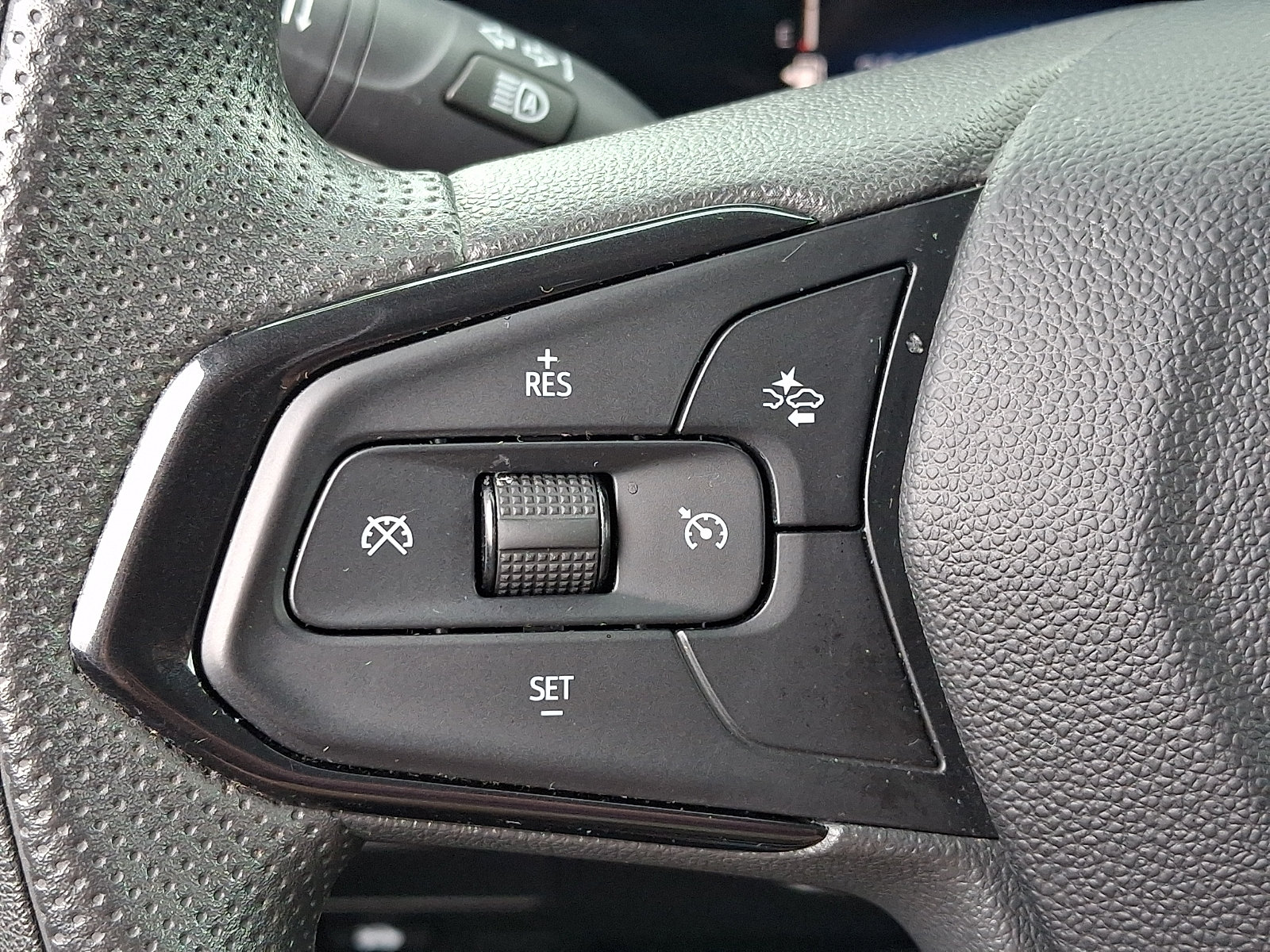 Certified 2025 Chevrolet TrailBlazer LT AWD/4WD image 21