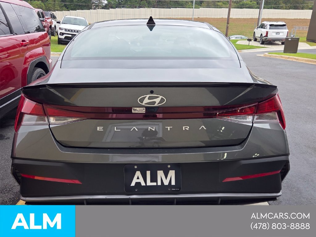 Used 2026 Hyundai Elantra Sport FWD image 11