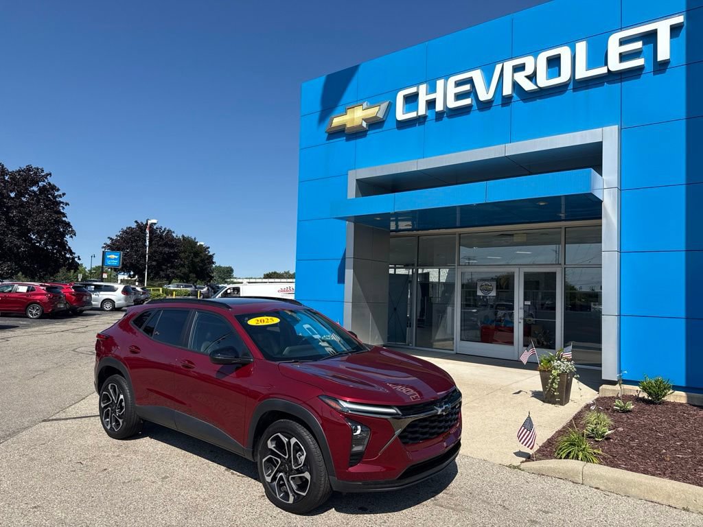 Used 2025 Chevrolet Trax RS w/ Sunroof Package