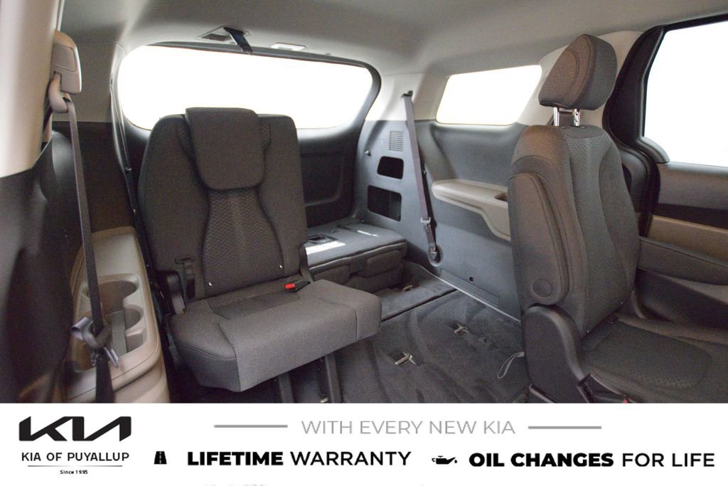 New 2026 Kia Carnival LX FWD image 14