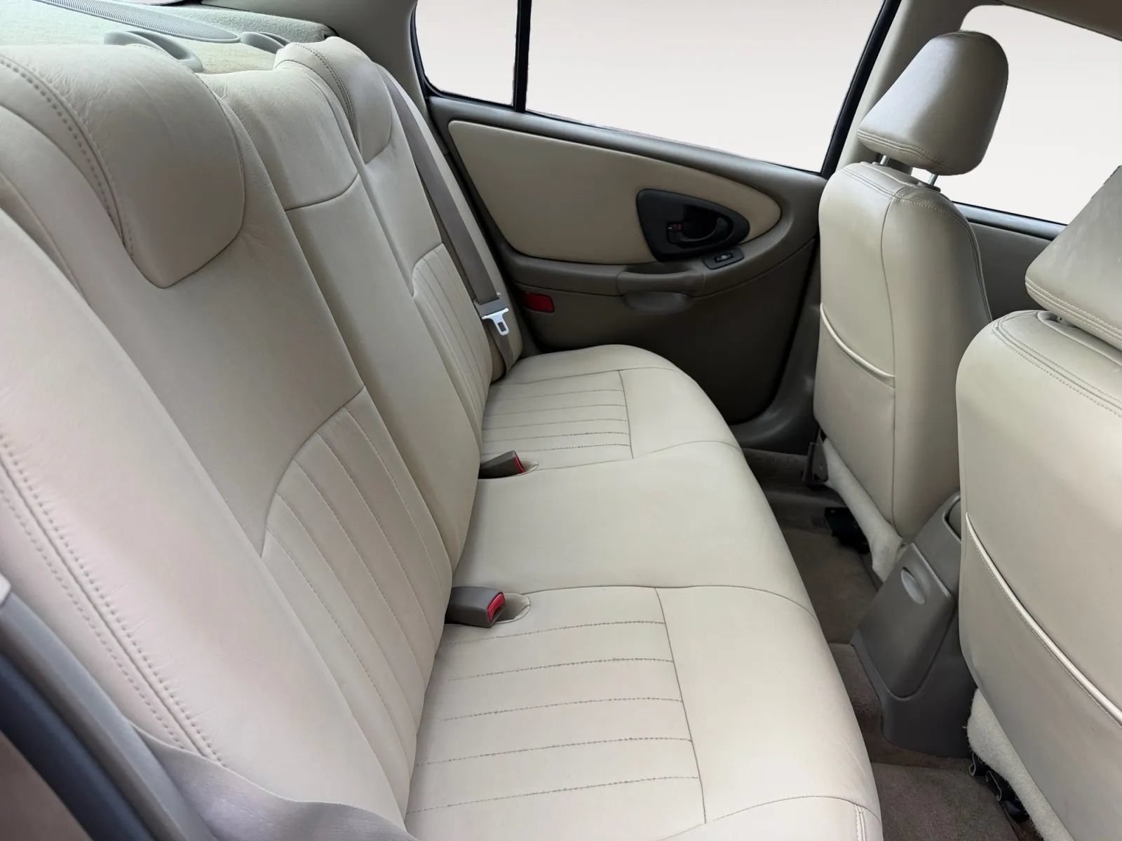 Used 2000 Chevrolet Malibu LS w/ Preferred Equipment Group 1 FWD image 11