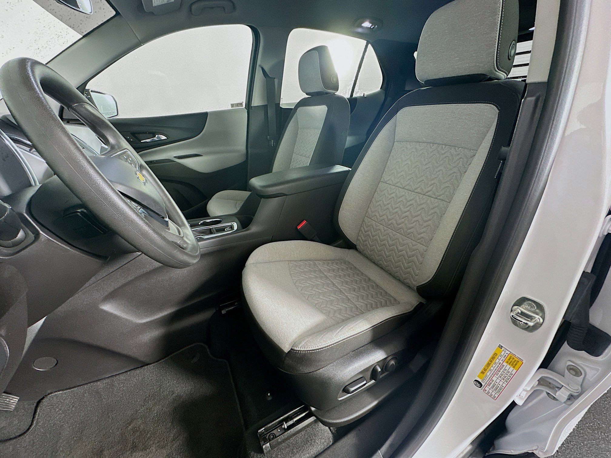 Used 2024 Chevrolet Equinox LS w/ LS Convenience Package image 13