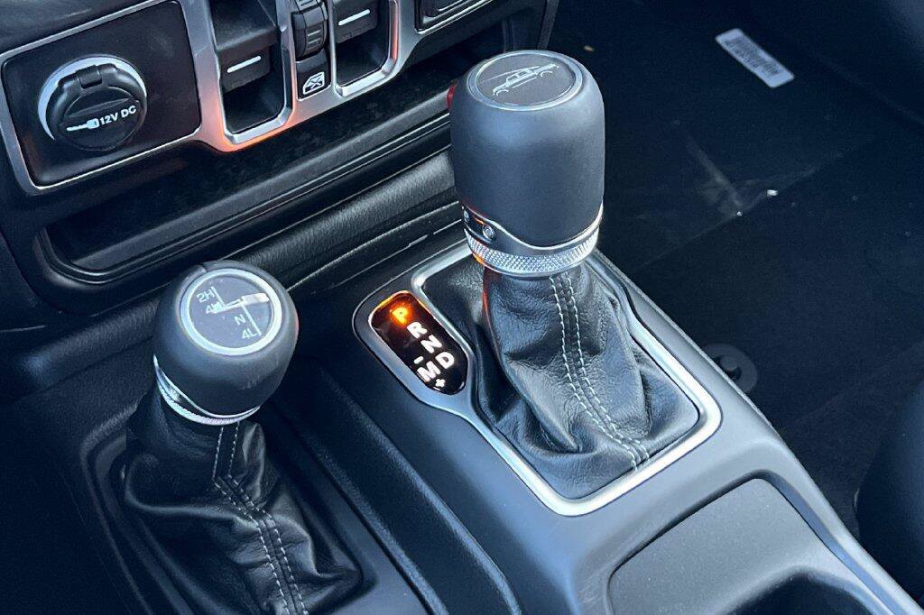 New 2026 Jeep Gladiator Sport AWD/4WD image 21