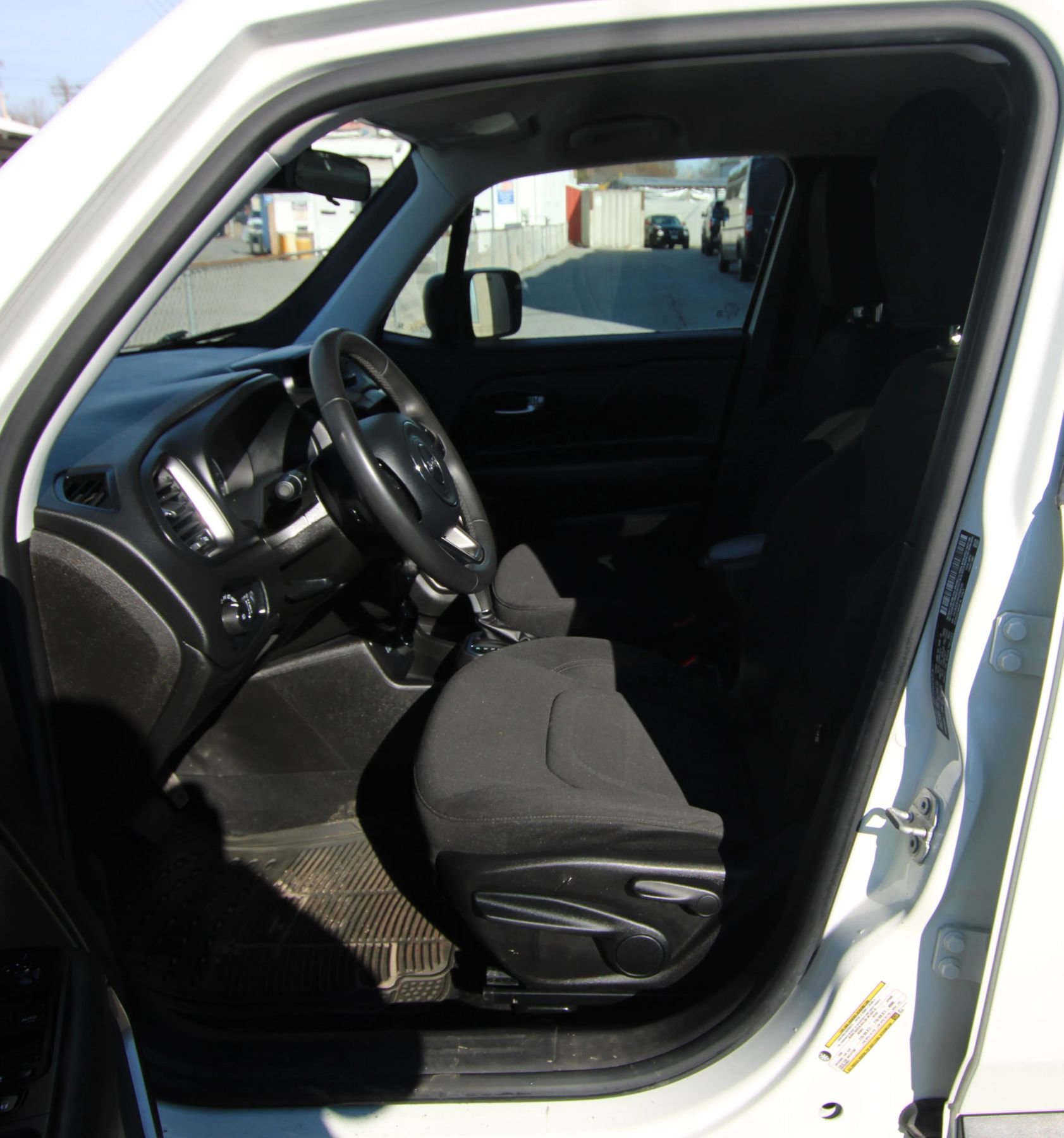 Used 2022 Jeep Renegade Latitude image 9