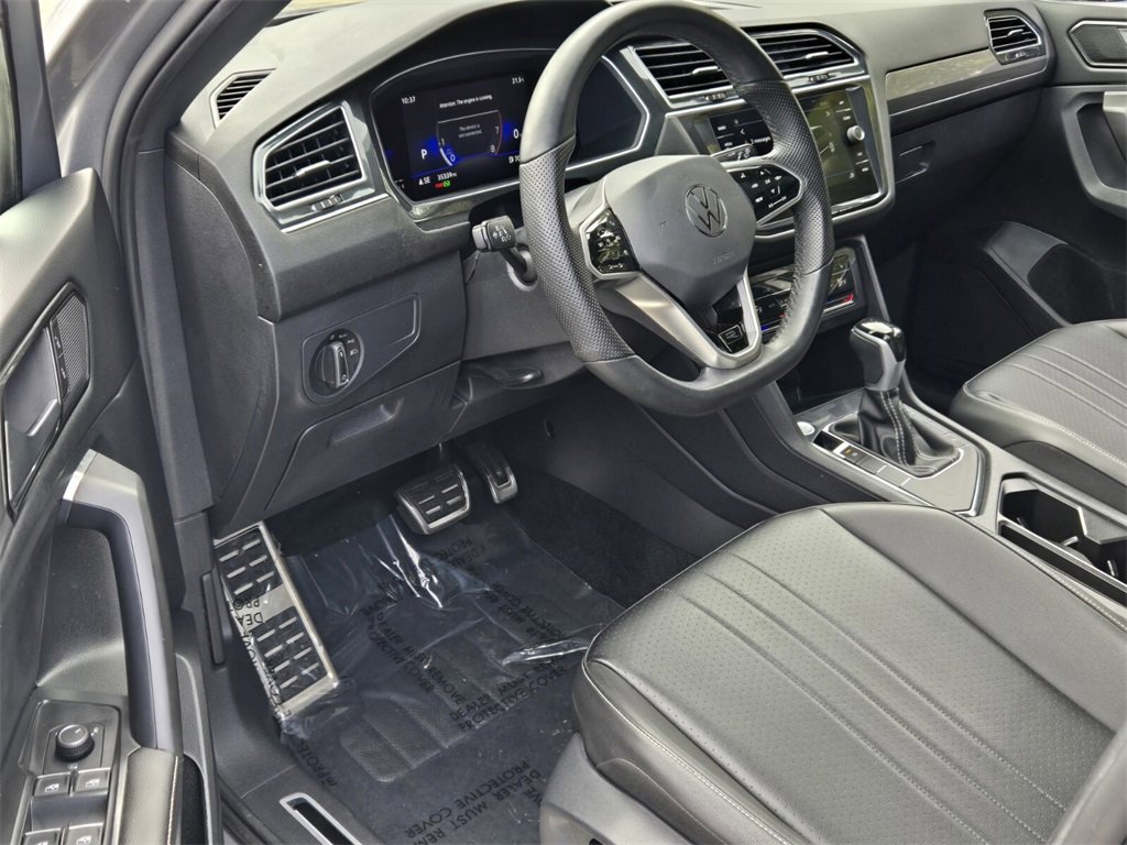 Used 2022 Volkswagen Tiguan SE R-Line image 11
