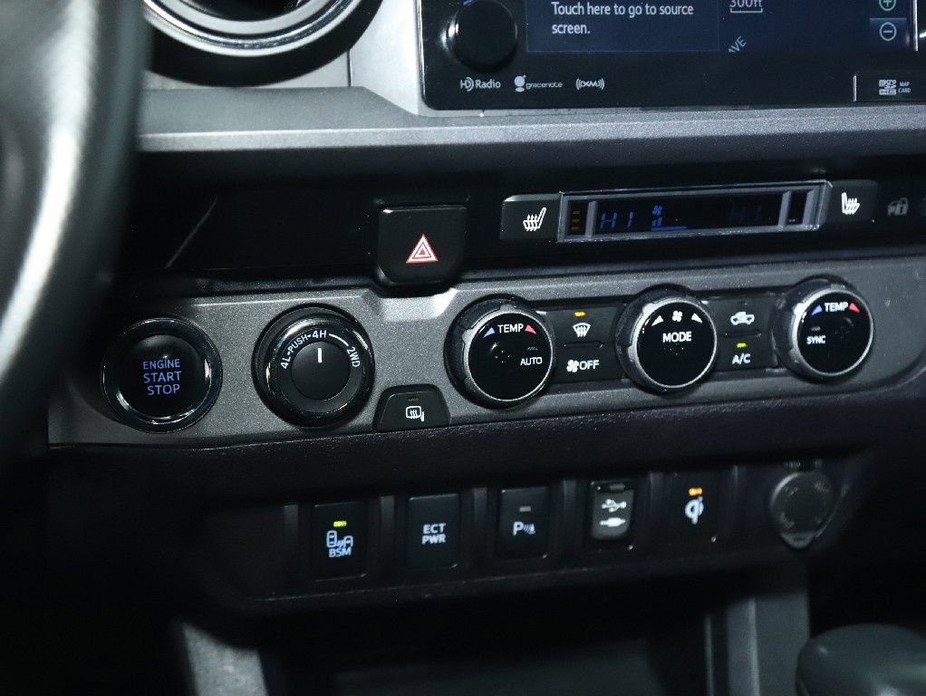 Used 2017 Toyota Tacoma TRD Off-Road w/ Premium & Technology Package image 28