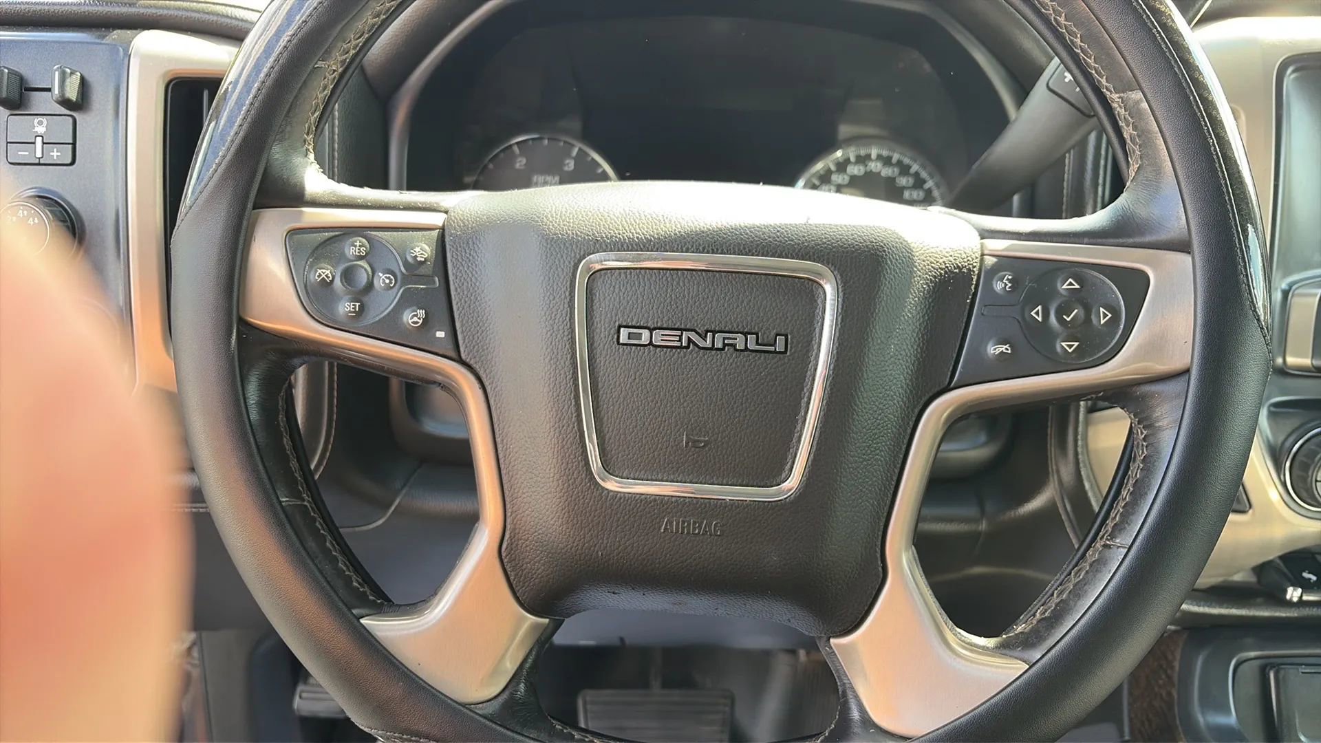 Used 2015 GMC Sierra 2500 Denali w/ Duramax Plus Package image 14