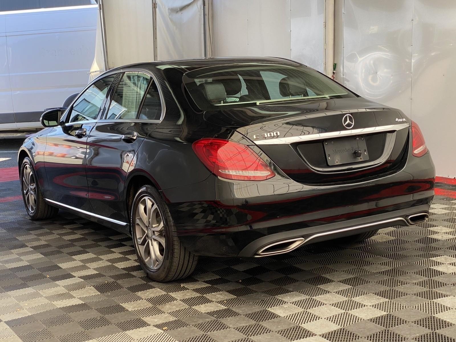 Used 2015 Mercedes-Benz C 300 4MATIC Sedan image 4
