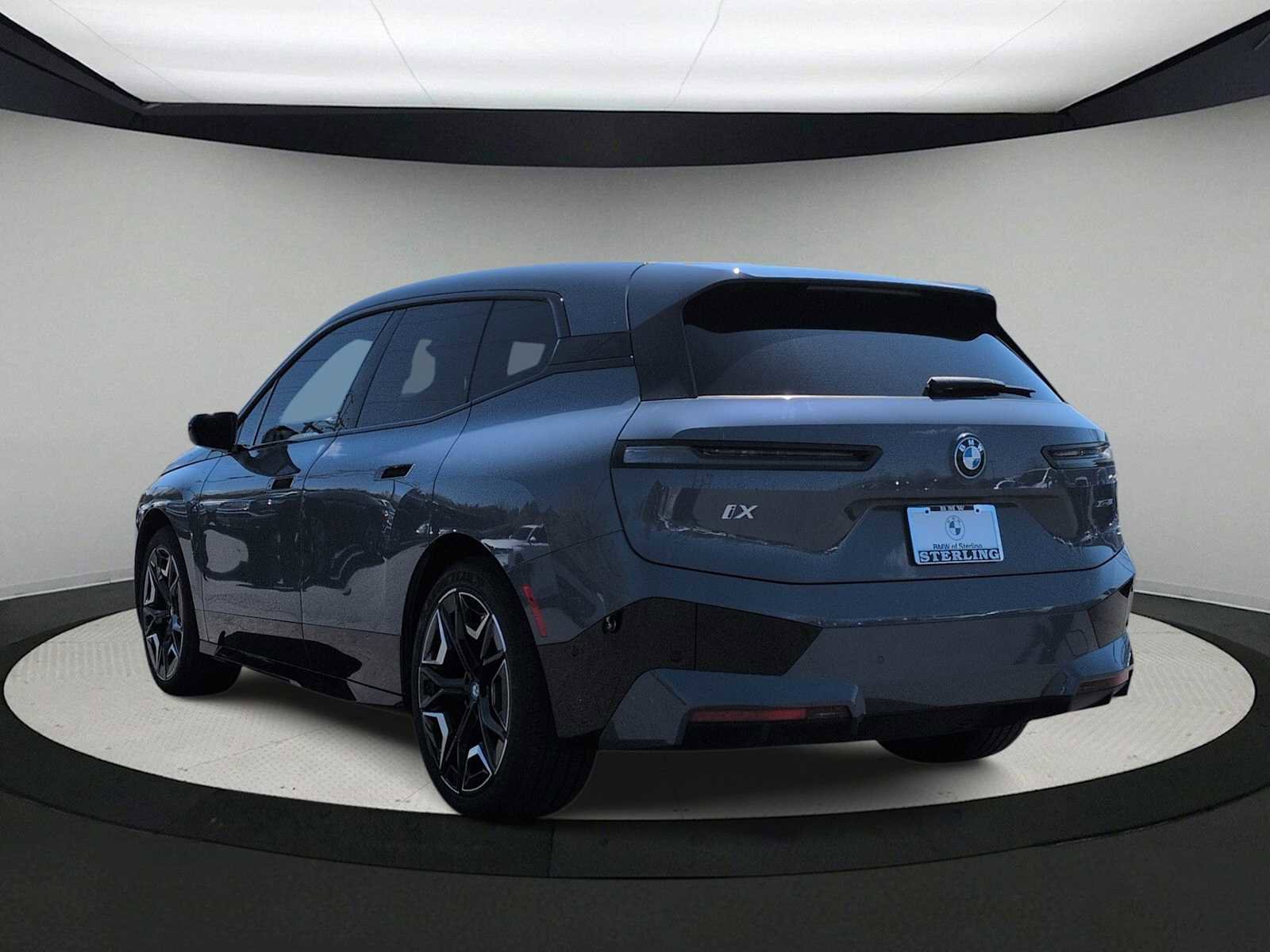 Certified 2022 BMW iX xDrive50 w/ Premium Package image 6