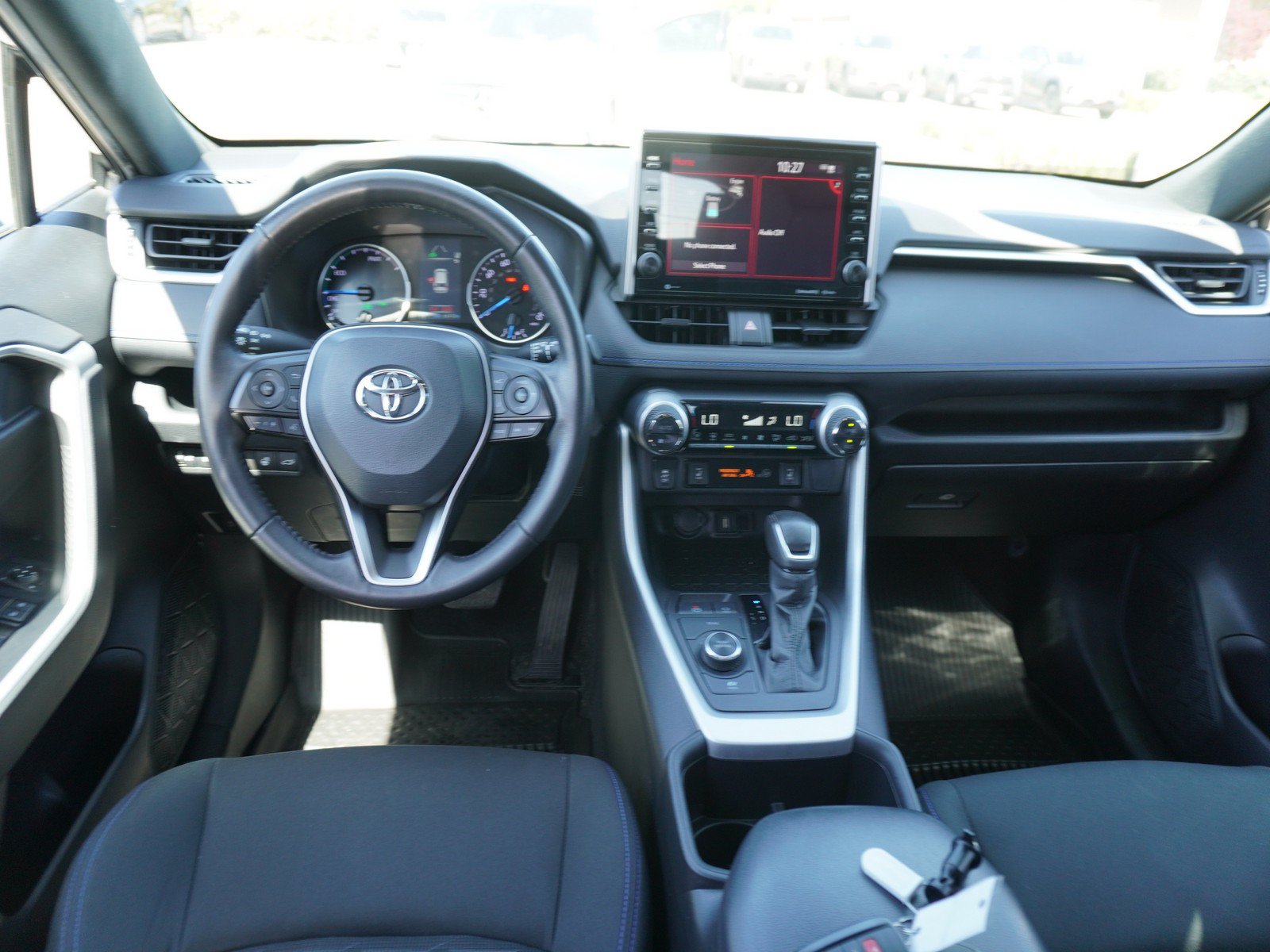 Used 2022 Toyota RAV4 SE w/ Convenience Package AWD/4WD image 2