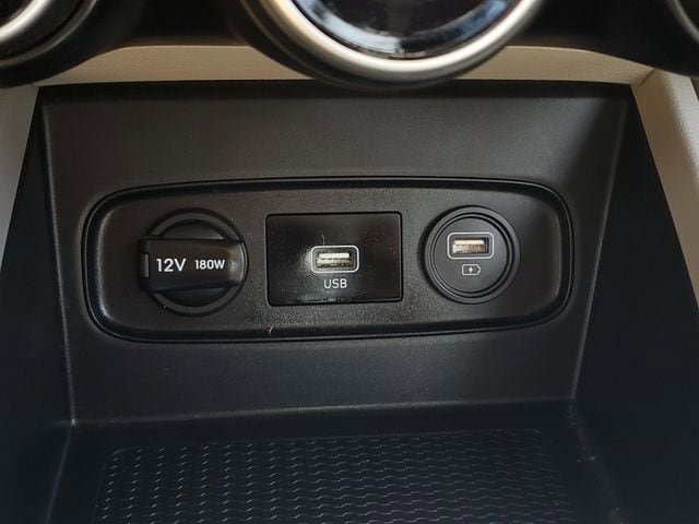 Used 2020 Hyundai Venue SEL w/ Convenience Package image 28