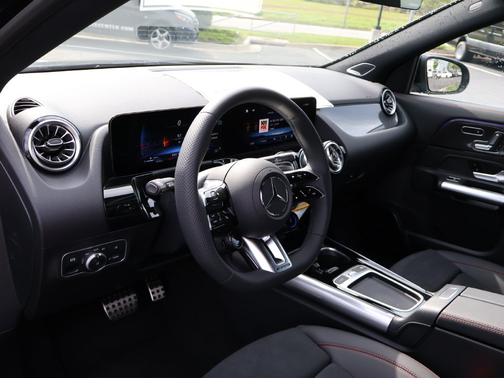 New 2026 Mercedes-Benz GLA 35 AMG 4MATIC image 17