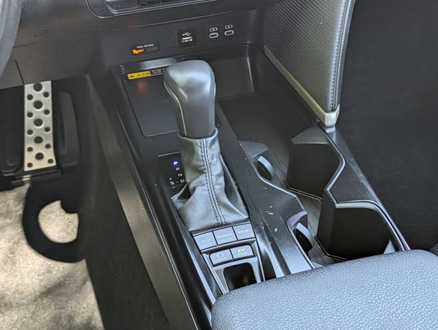 Used 2025 Toyota Camry SE w/ Convenience Package FWD image 13