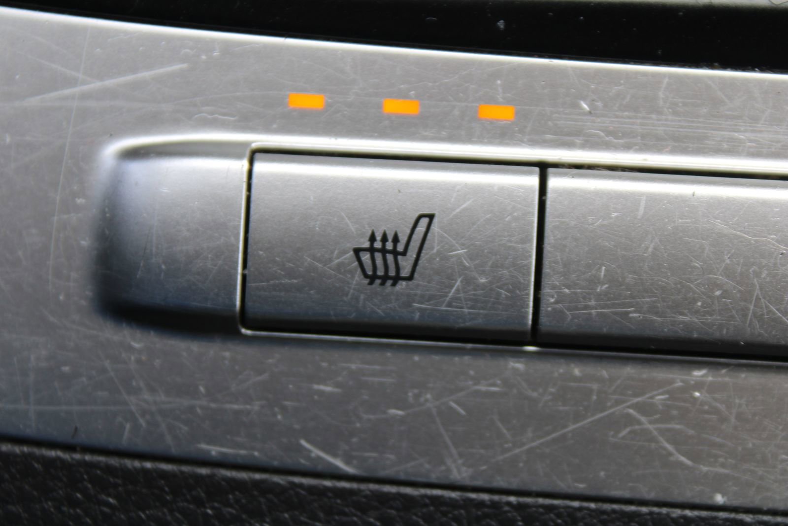 Used 2022 Kia Carnival LX image 43