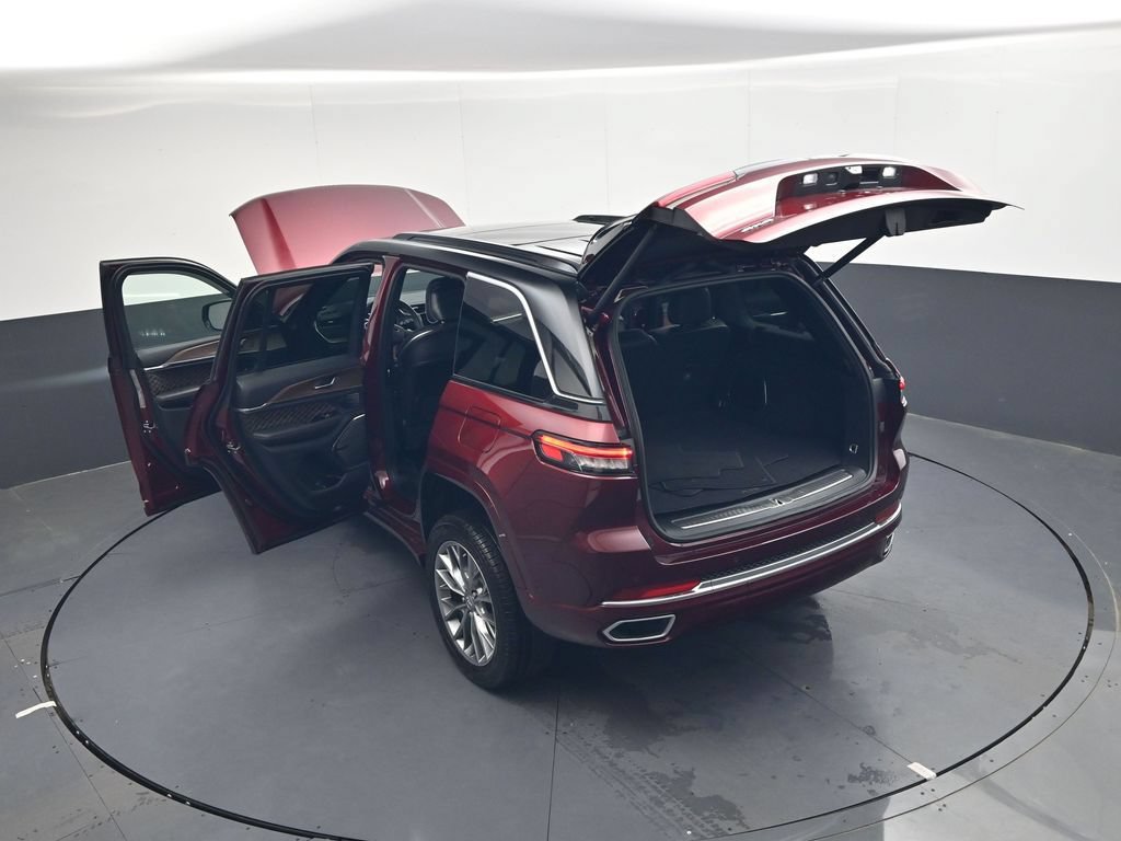 Used 2024 Jeep Grand Cherokee Summit AWD/4WD image 40