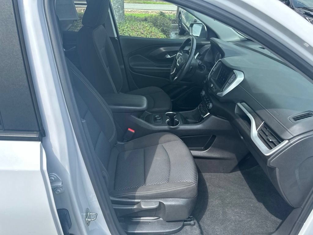 Used 2024 GMC Terrain SLE AWD/4WD image 35