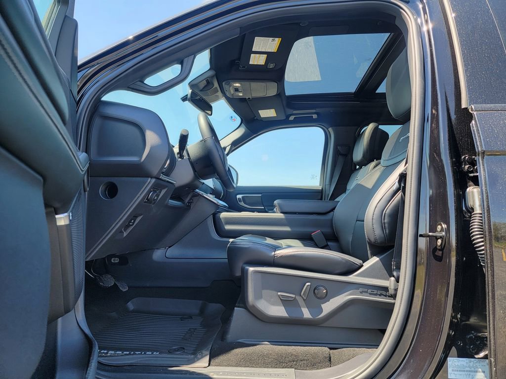 New 2026 Ford Expedition Platinum w/ Stealth Performance Package AWD/4WD image 8