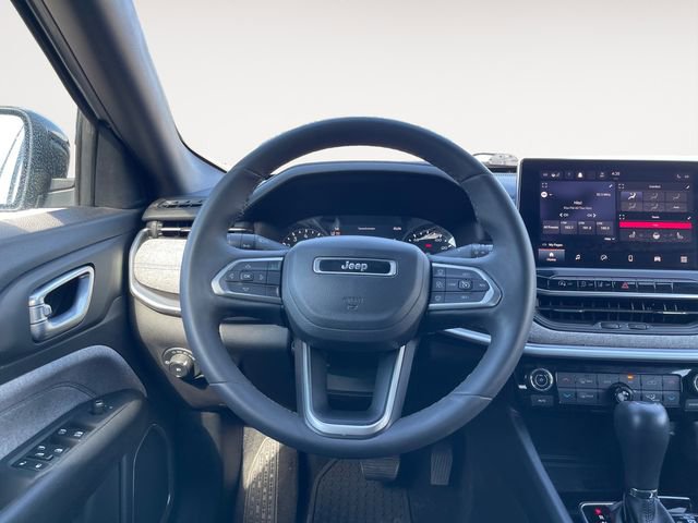 Used 2023 Jeep Compass Latitude w/ Convenience Group image 12