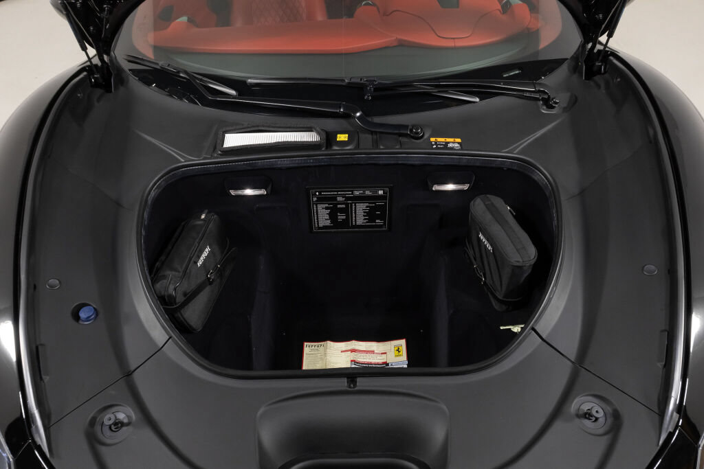 Used 2022 Ferrari F8 Tributo RWD image 23