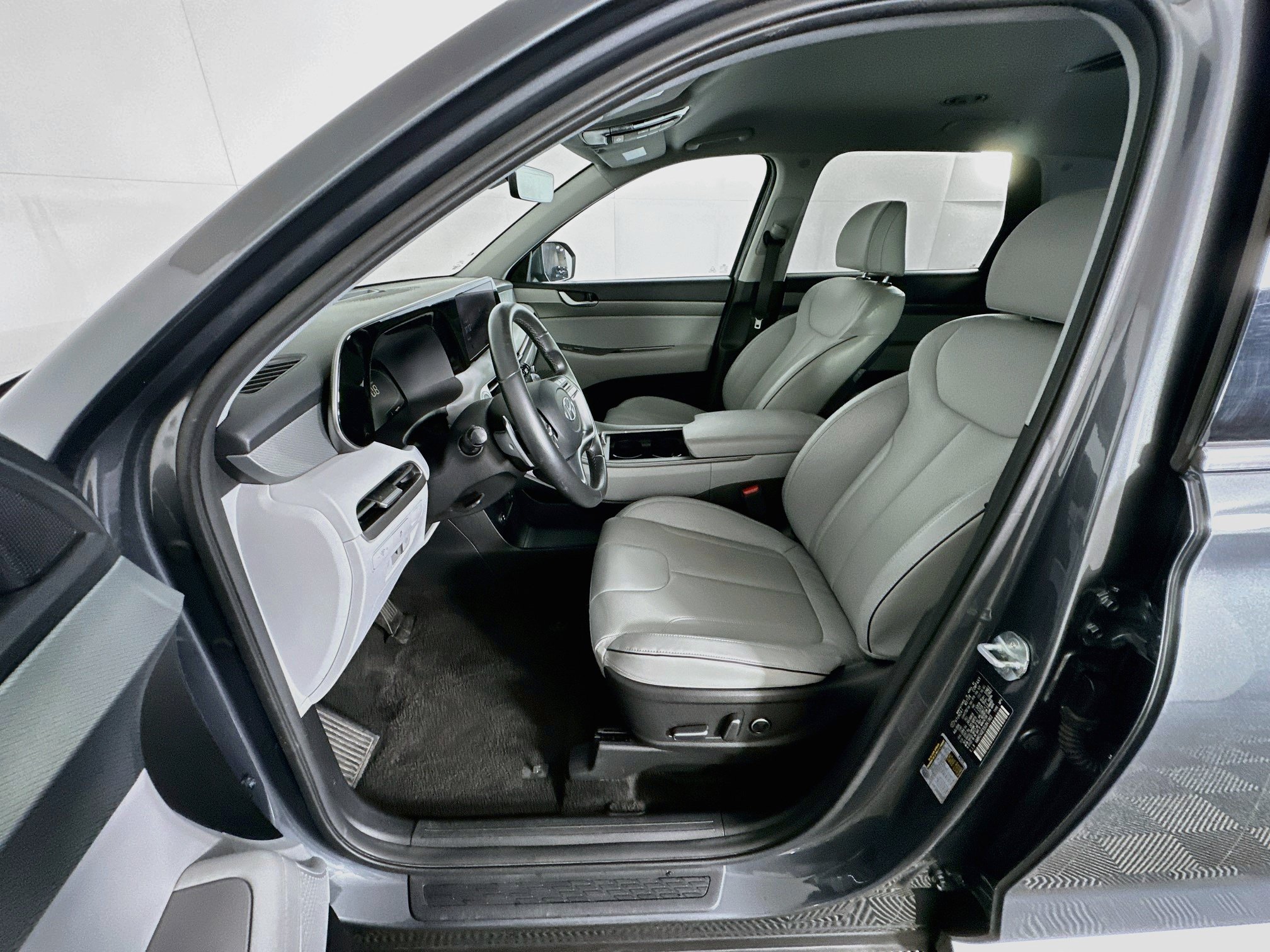 Used 2025 Hyundai Palisade SEL FWD image 13