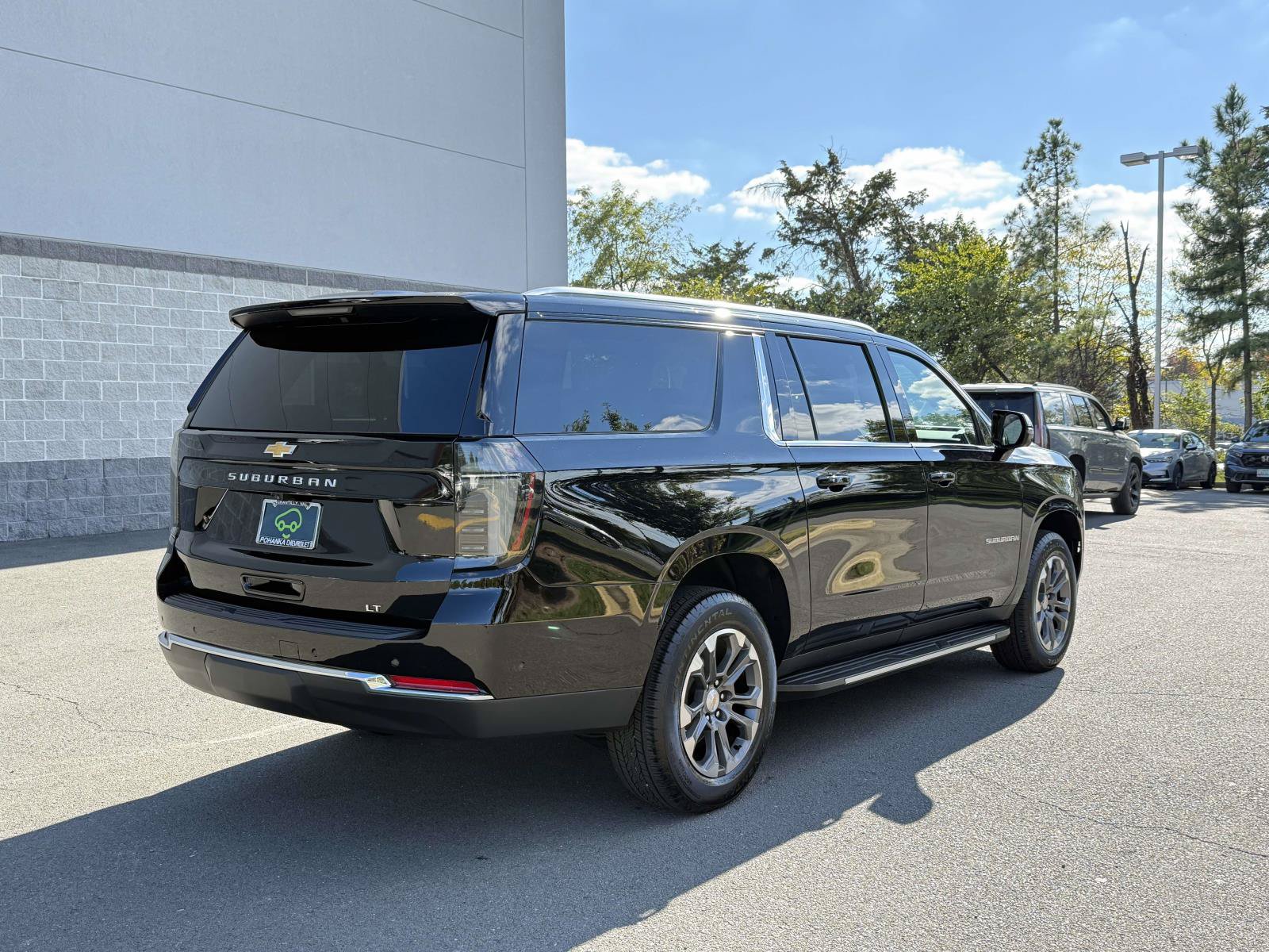 Certified 2026 Chevrolet Suburban LT w/ Comfort Package AWD/4WD image 2
